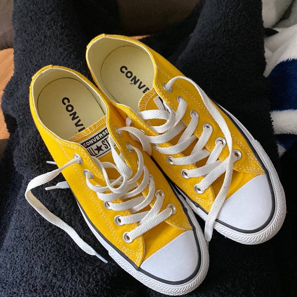 Y Converse